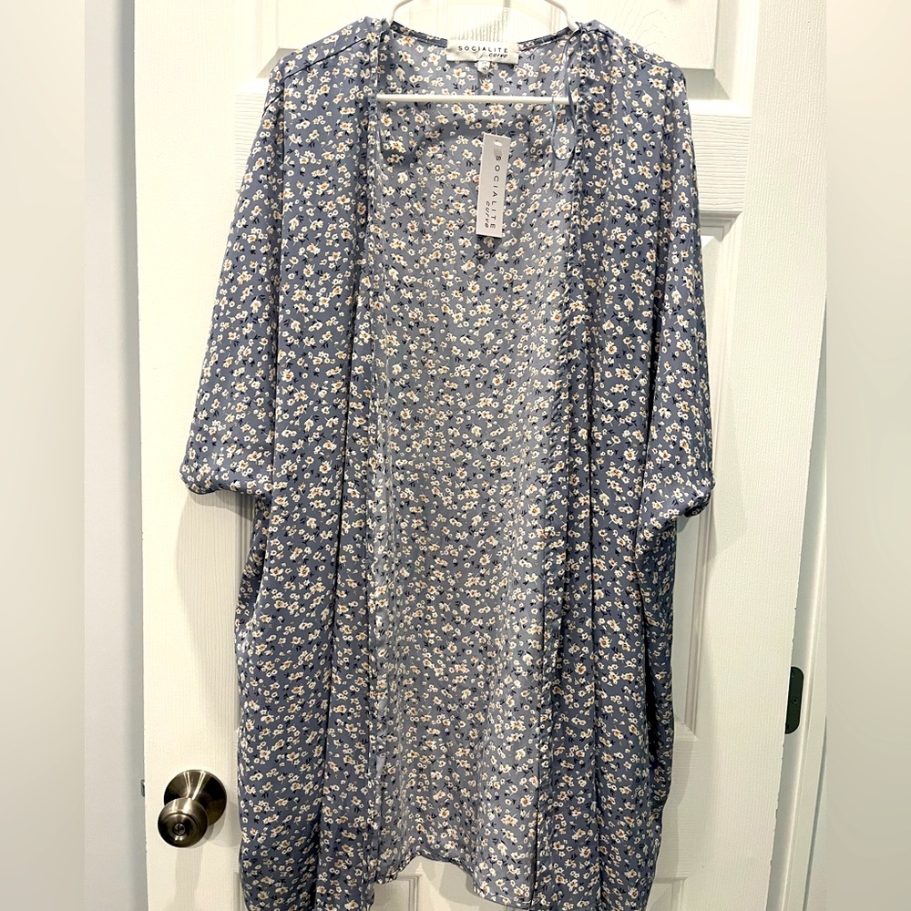 Socialite Curve Front Duster Kimono. Woman’s Size 3x.